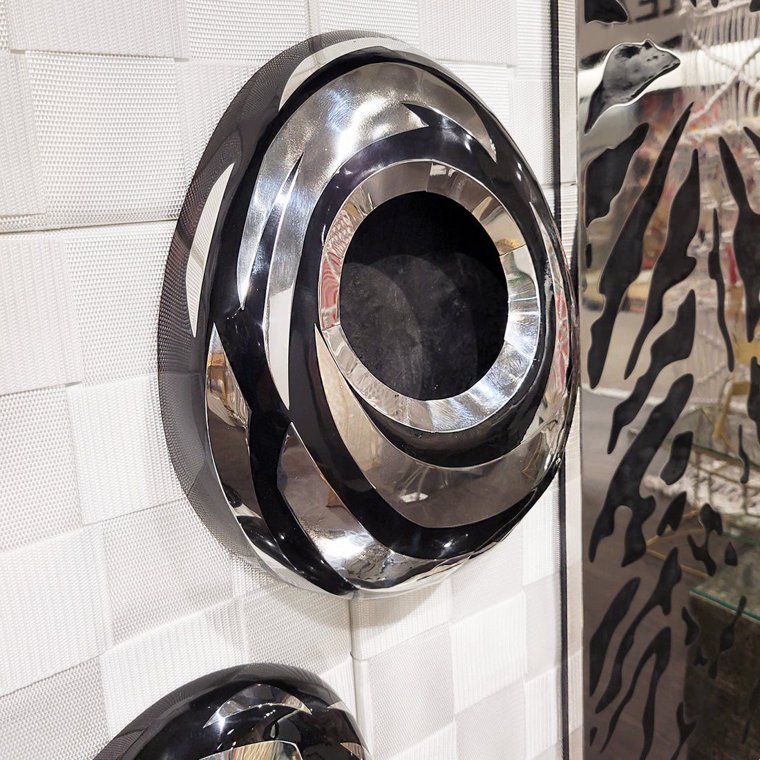 Velocity 14.6"H Wall Art/ Planter