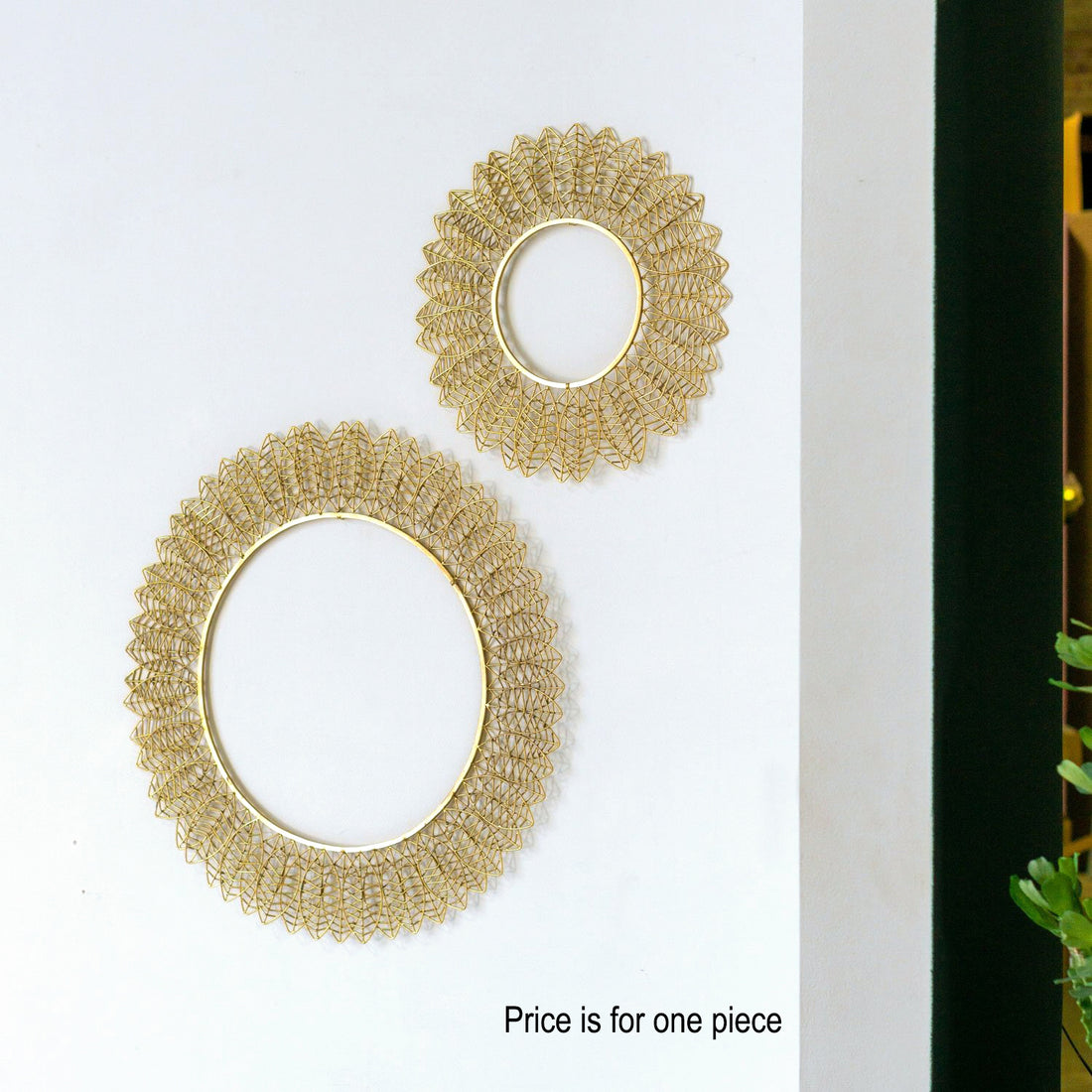 Wire Leaf 25"OD Disc Wall Art