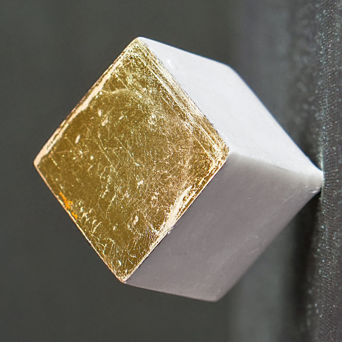 Pivot Wall Play™ Gold Foil