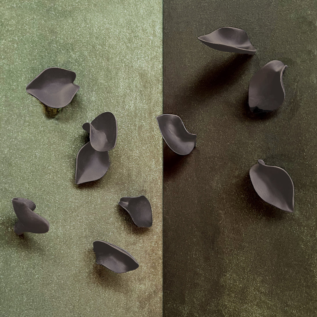 Leaves Wall Play™ DK Grey