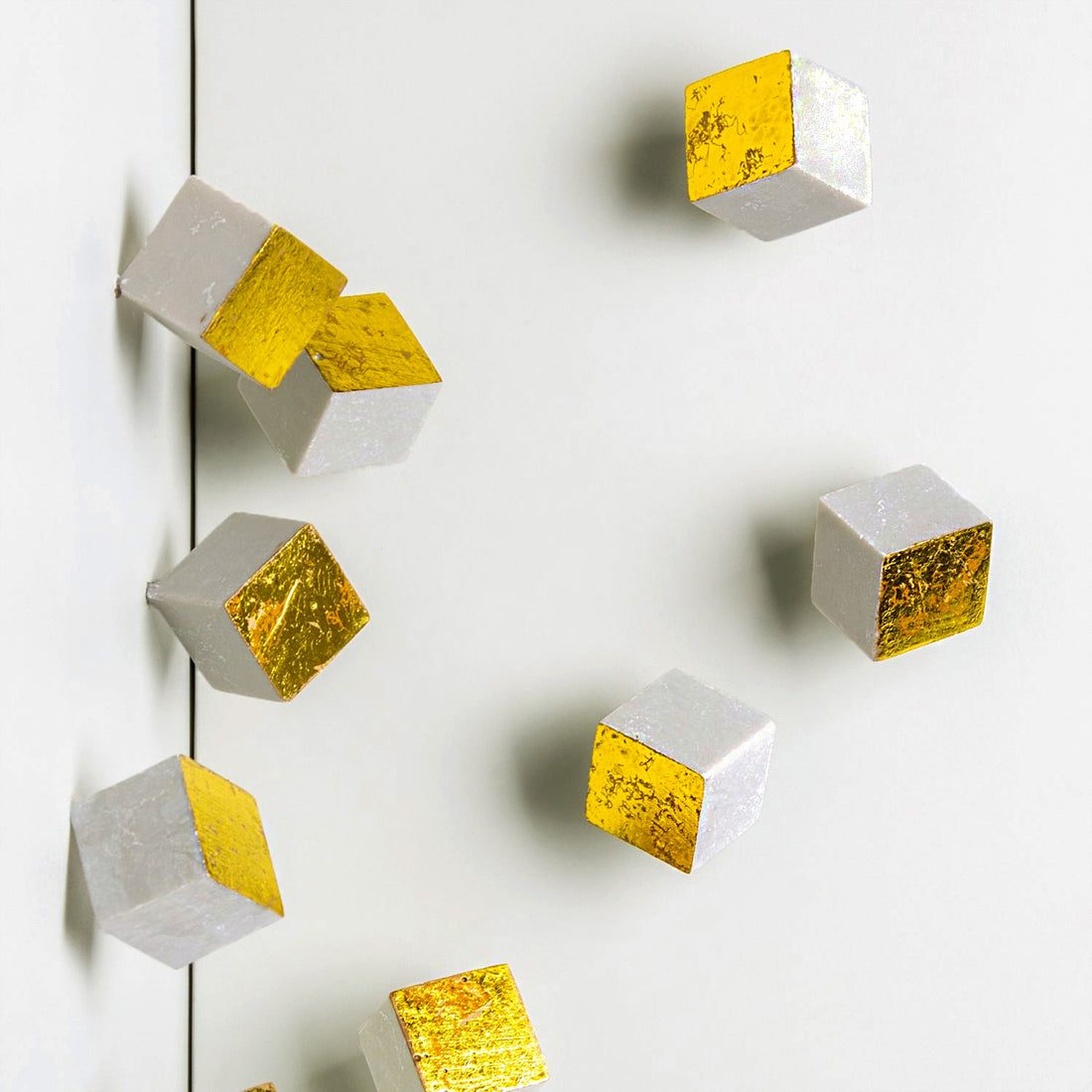 Pivot Wall Play™ Gold Foil