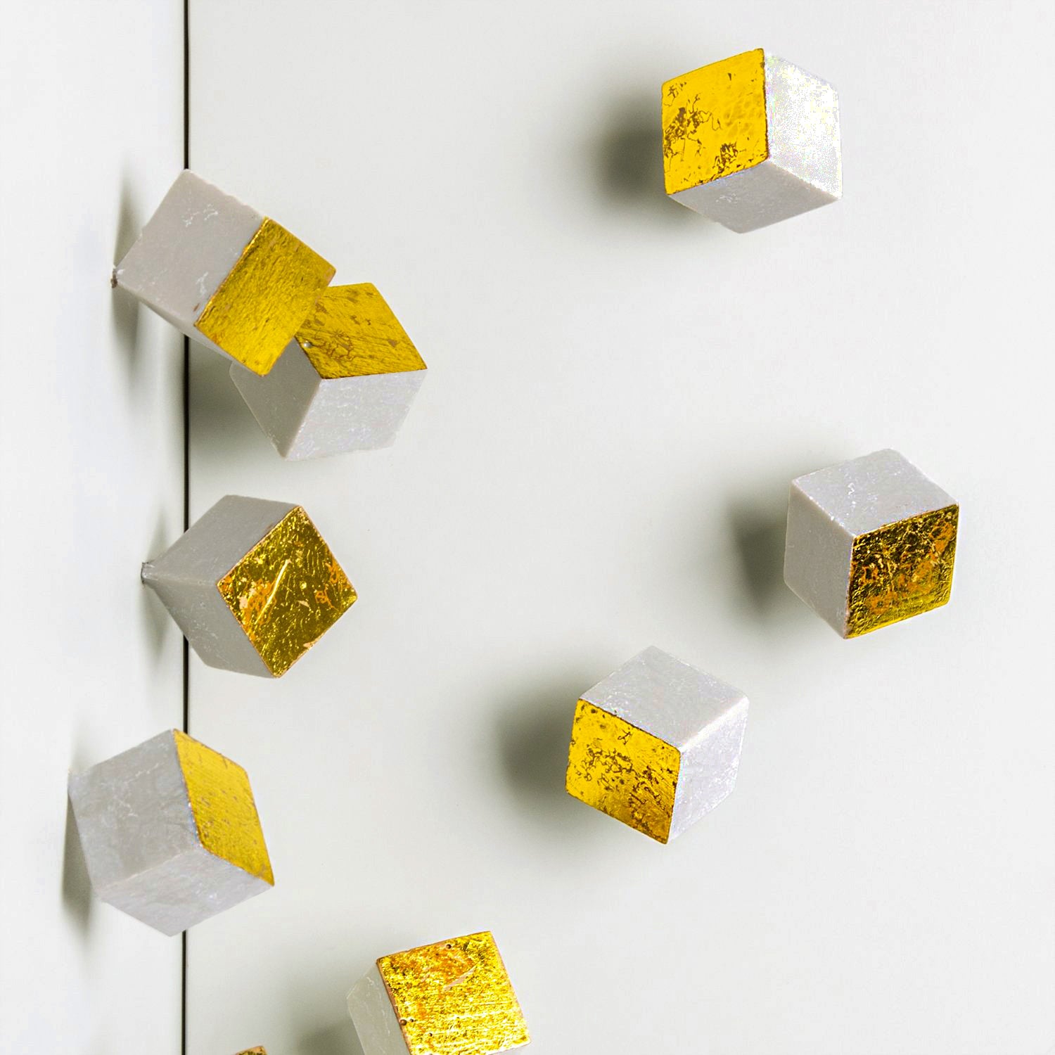 Pivot Wall Play™ Gold Foil