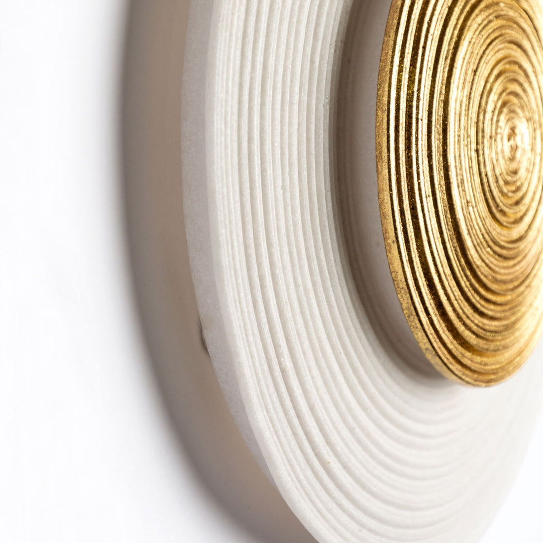 Zen Yin 14&quot;D, Cream/ Gold